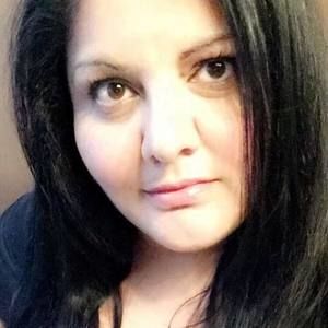 Meet your Posher, Mona